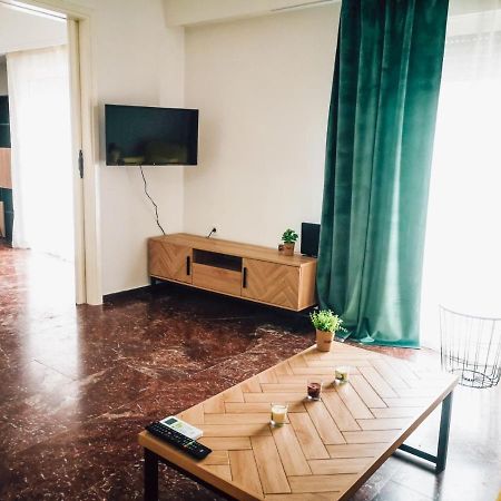 Explore Greece From Colorful City Centre Apartment Халкида Экстерьер фото